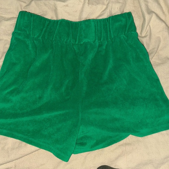 Juicy Couture green velour shorts - Picture 5 of 5